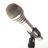 Microfone AKG D330